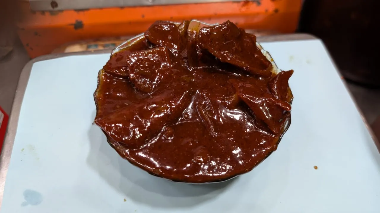 Mango hot and sweet per kg 160